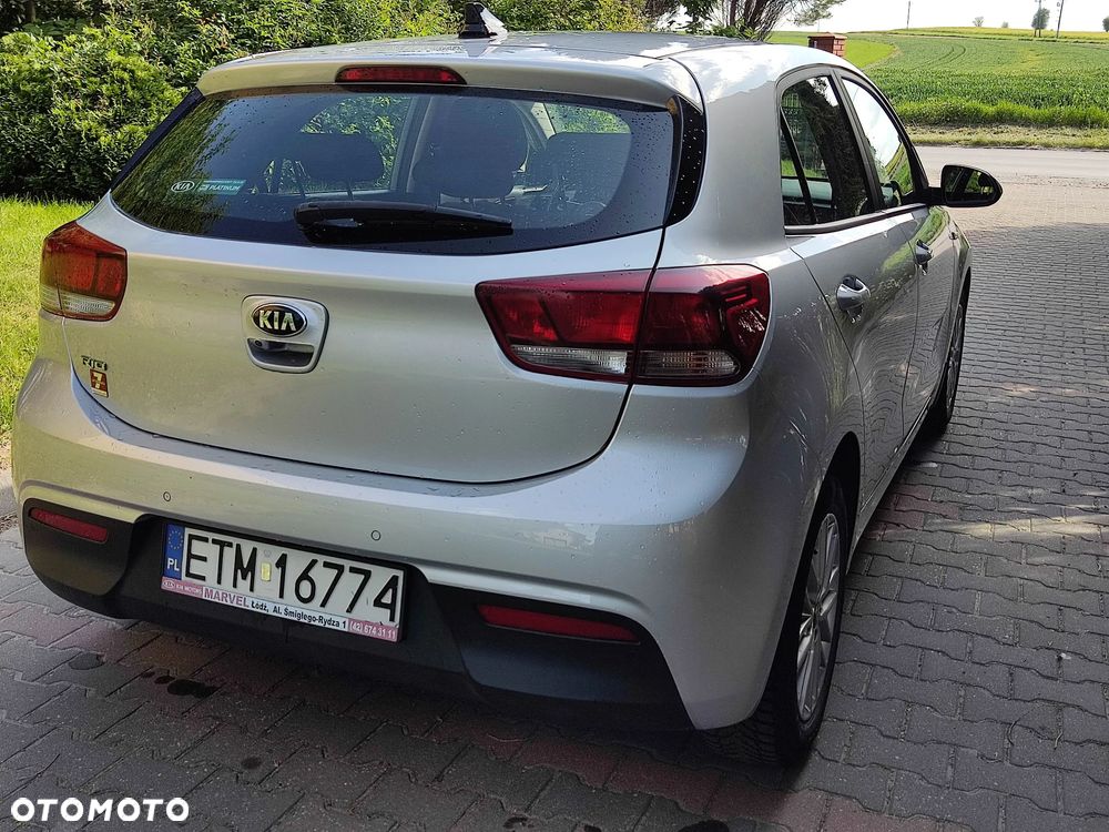 Kia Rio - 14