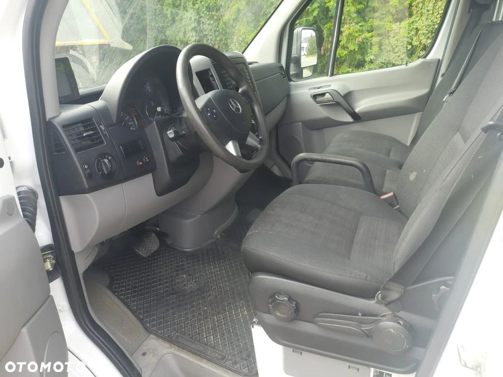 Mercedes-Benz Sprinter - 10