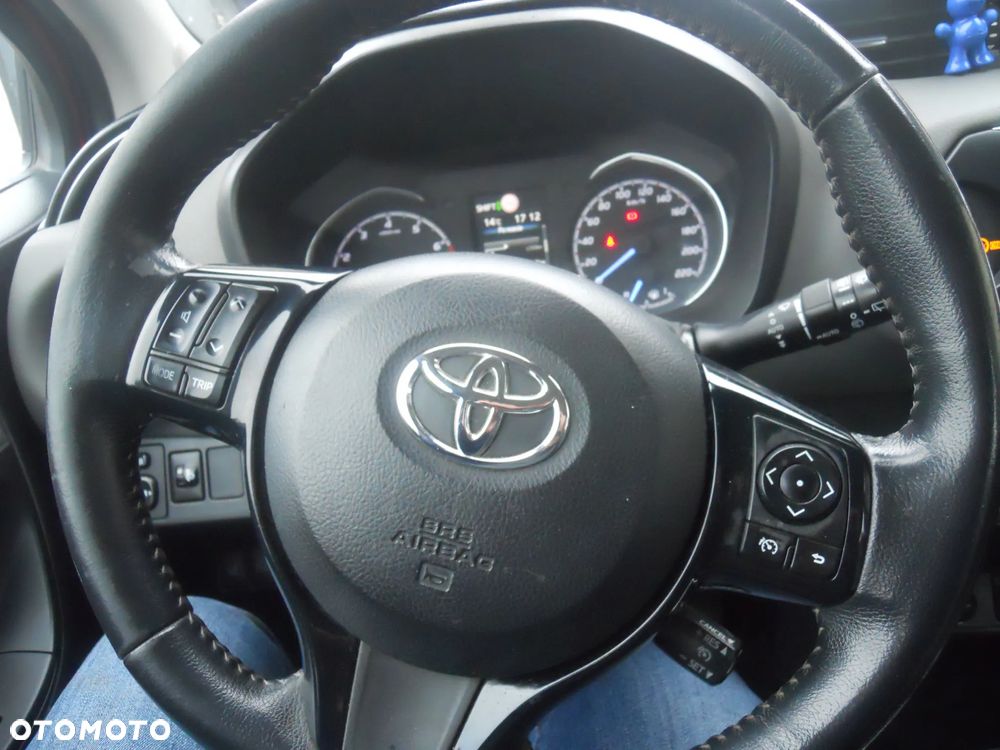 Toyota Yaris 1.0 Premium - 10