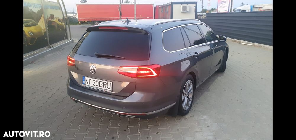 Volkswagen Passat 2.0 TDI DSG Highline - 23