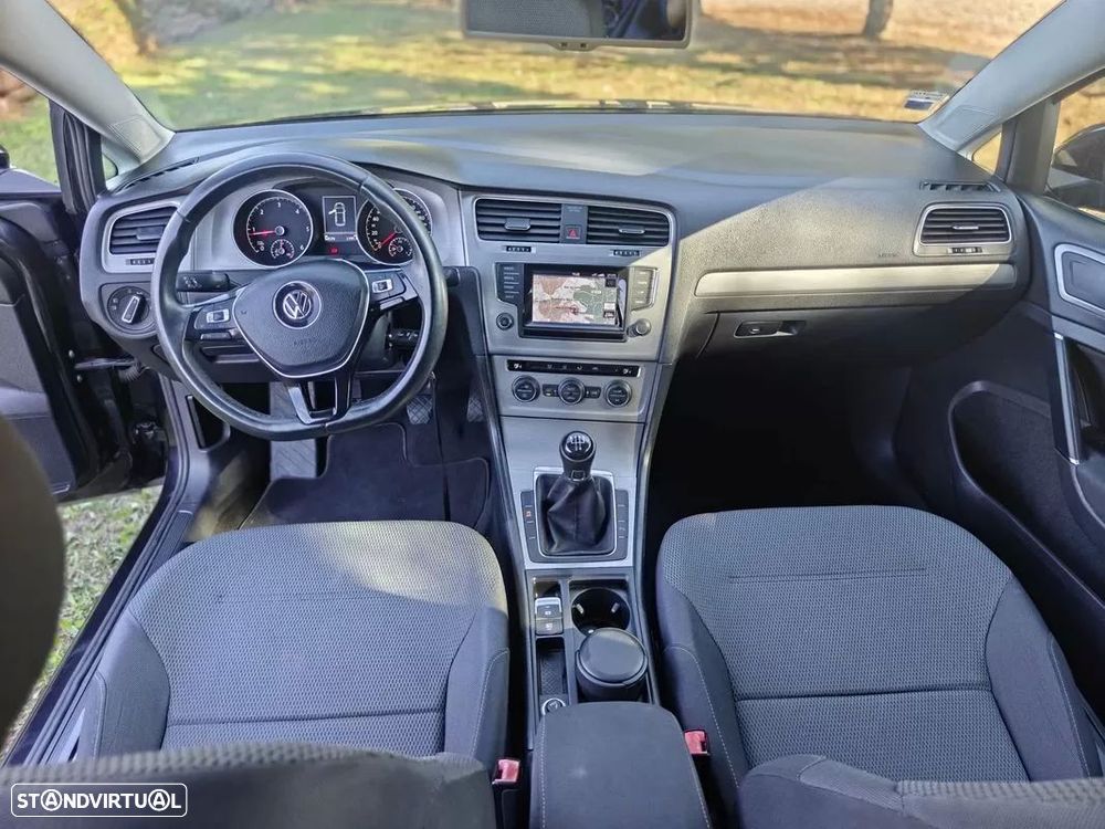 VW Golf 1.6 TDi Trendline BlueMotion - 22