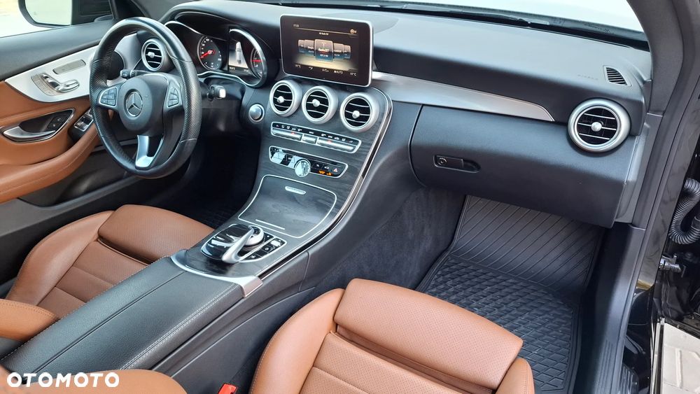 Mercedes-Benz Klasa C 300 9G-TRONIC AMG Line - 16