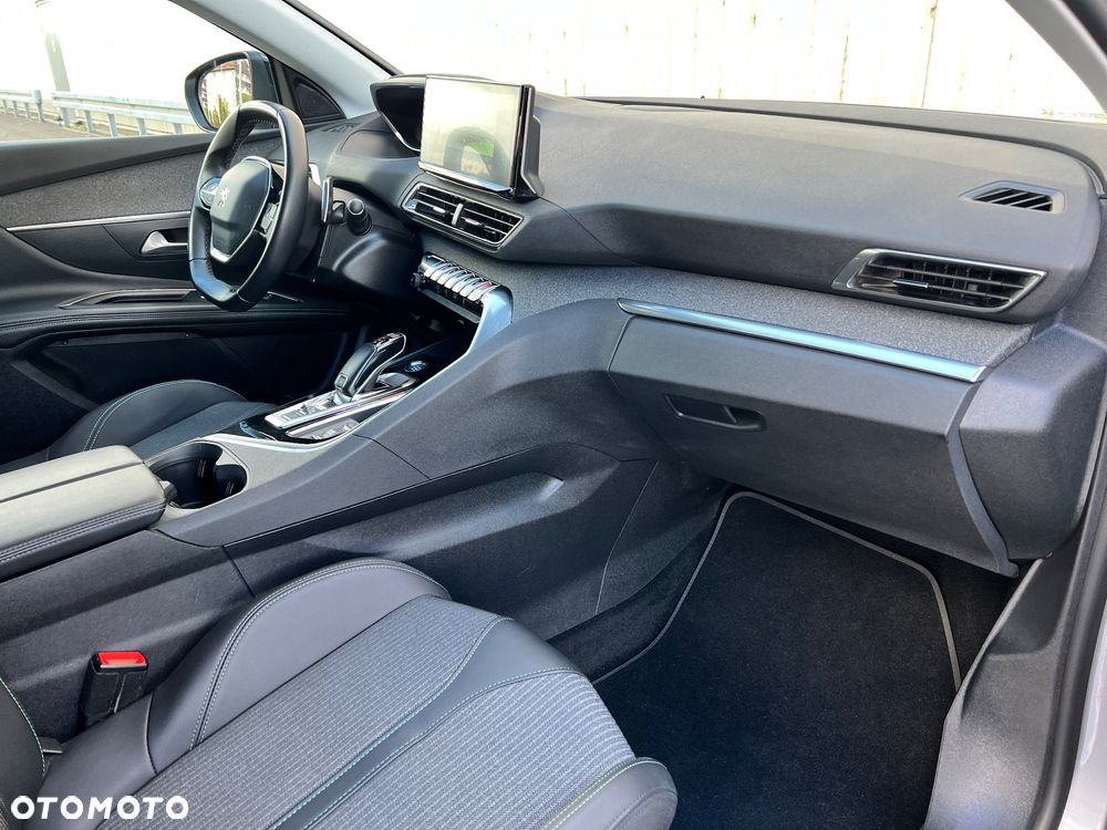 Peugeot 3008 1.5 BlueHDi Allure Pack S&S EAT8 - 17