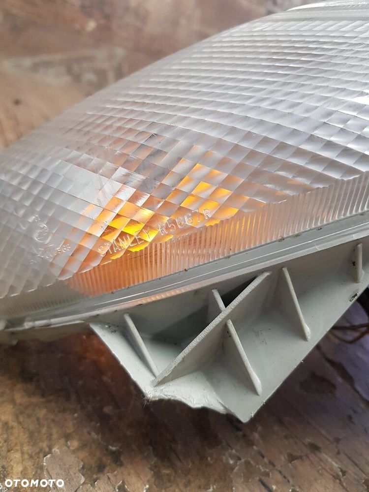 Reflektor lampa Suzuki Burgman AN 250 - 11