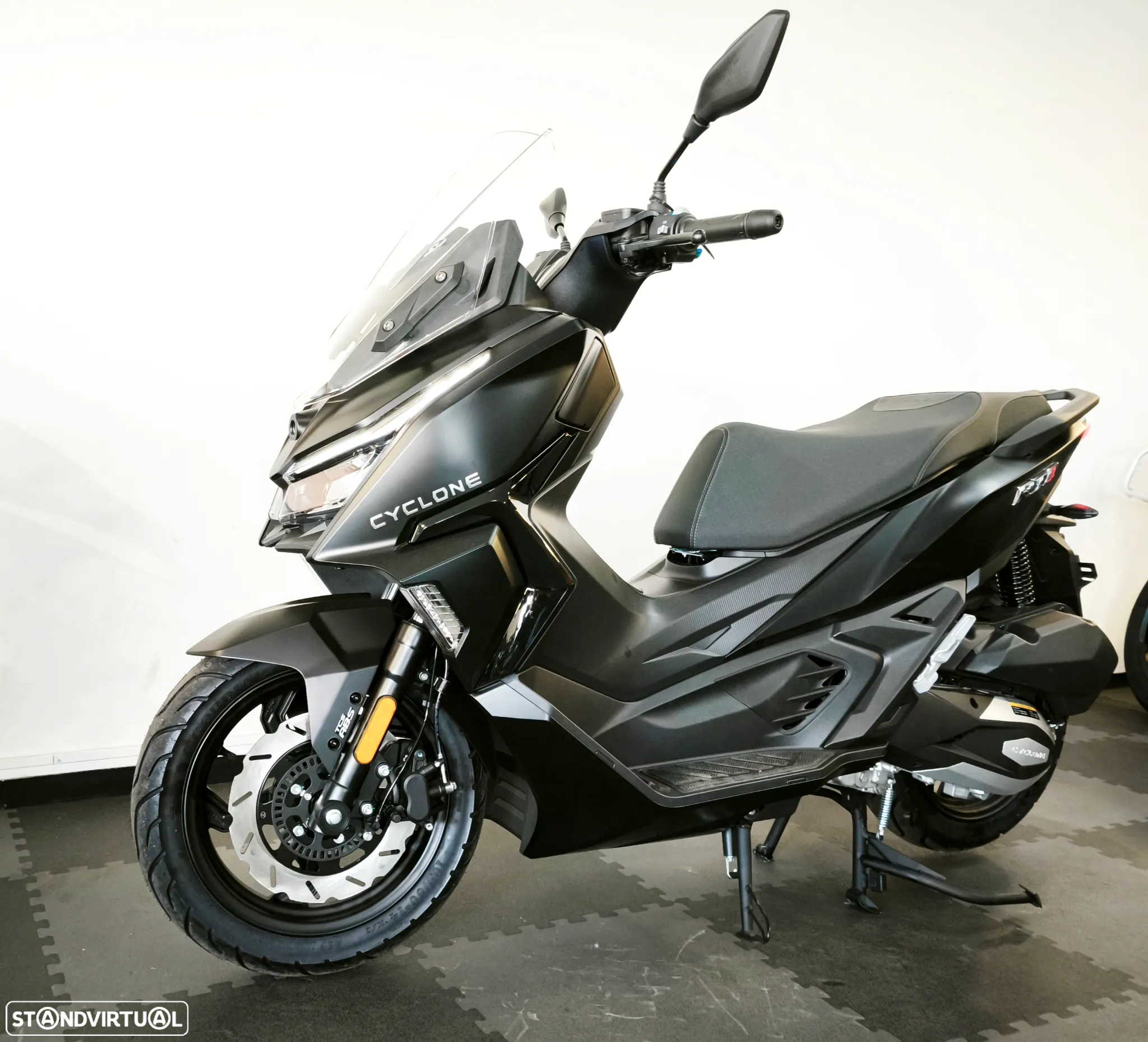 Cyclone 125 Scooter - 9
