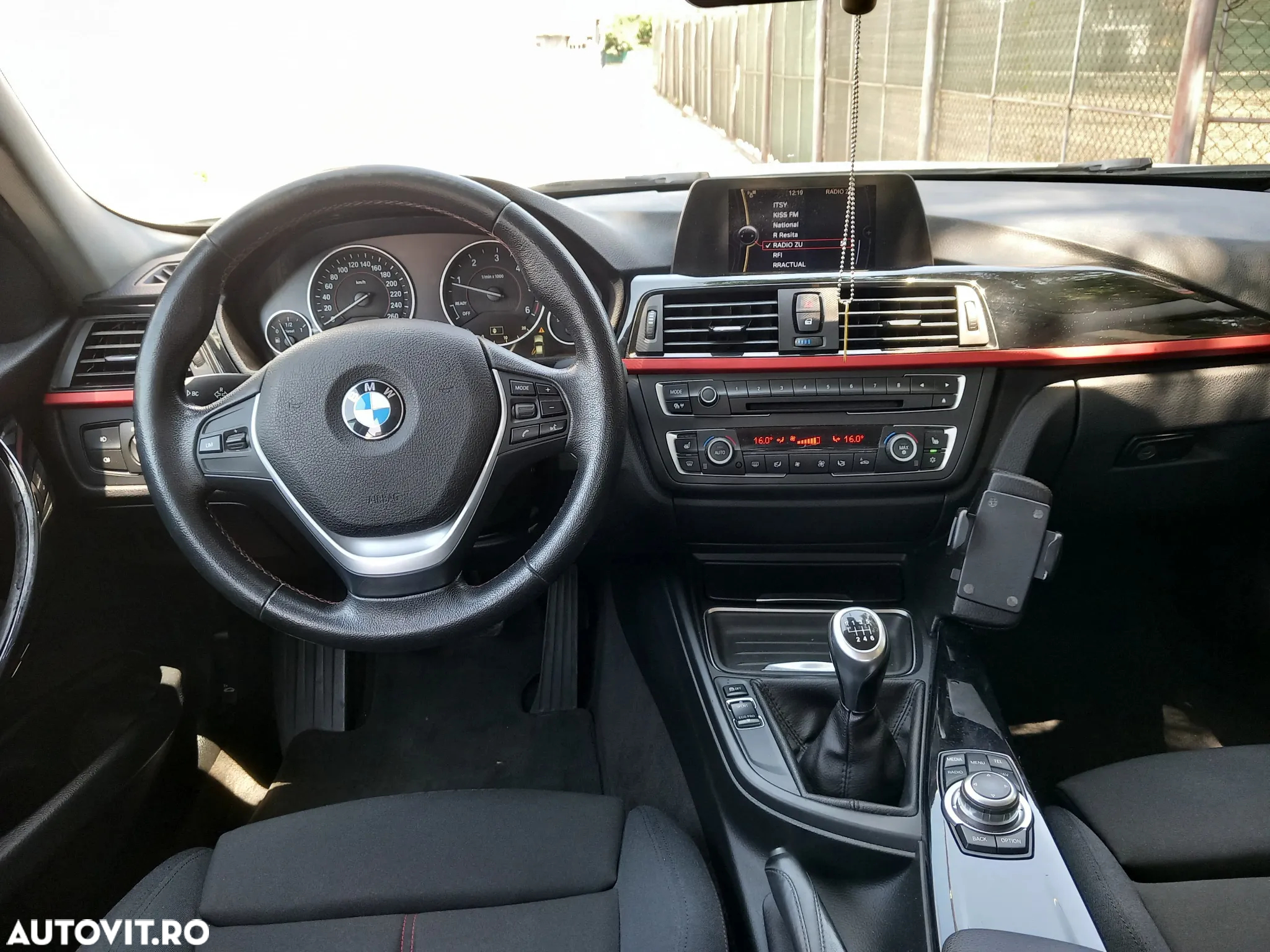 BMW Seria 3 320d Sport Line - 14