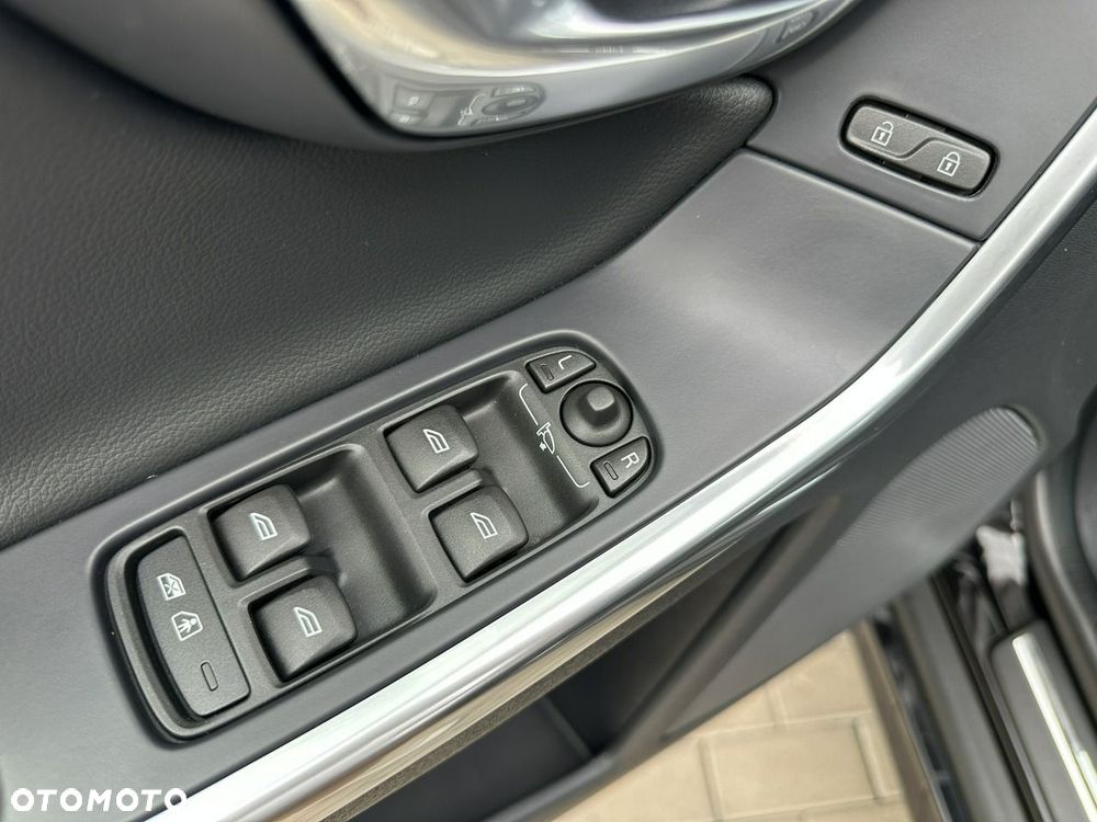 Volvo XC 60 D4 Geartronic Kinetic - 16
