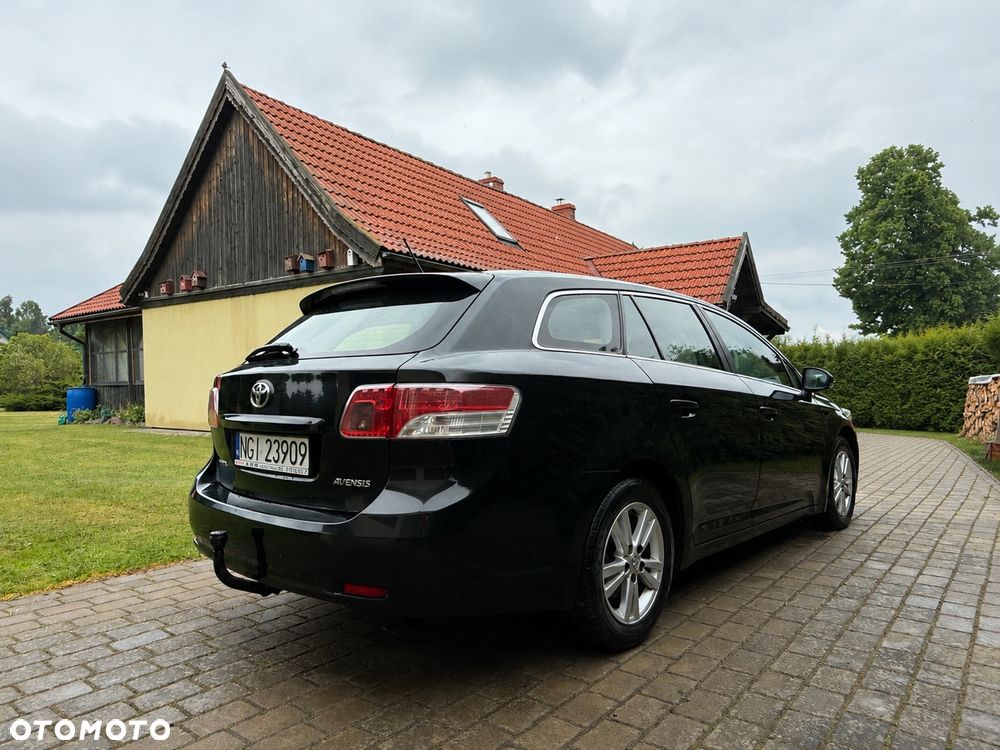Toyota Avensis 2.0 D-4D - 5