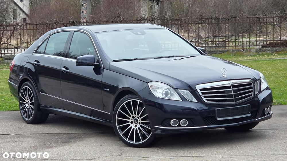 Mercedes-Benz Klasa E 300 CDI BlueEff Elegance - 2