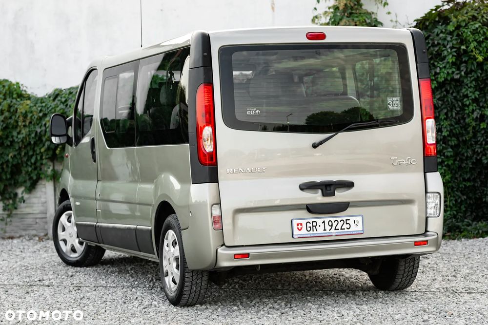 Renault Trafic Passenger L2H1 Expression - 13