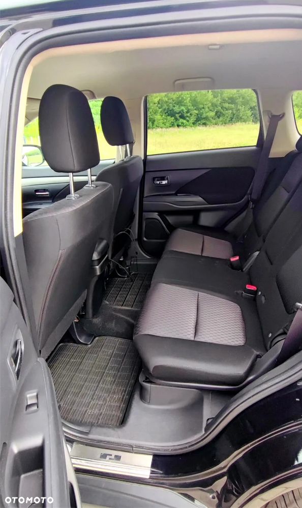 Mitsubishi Outlander 2.0 Intense CVT - 13