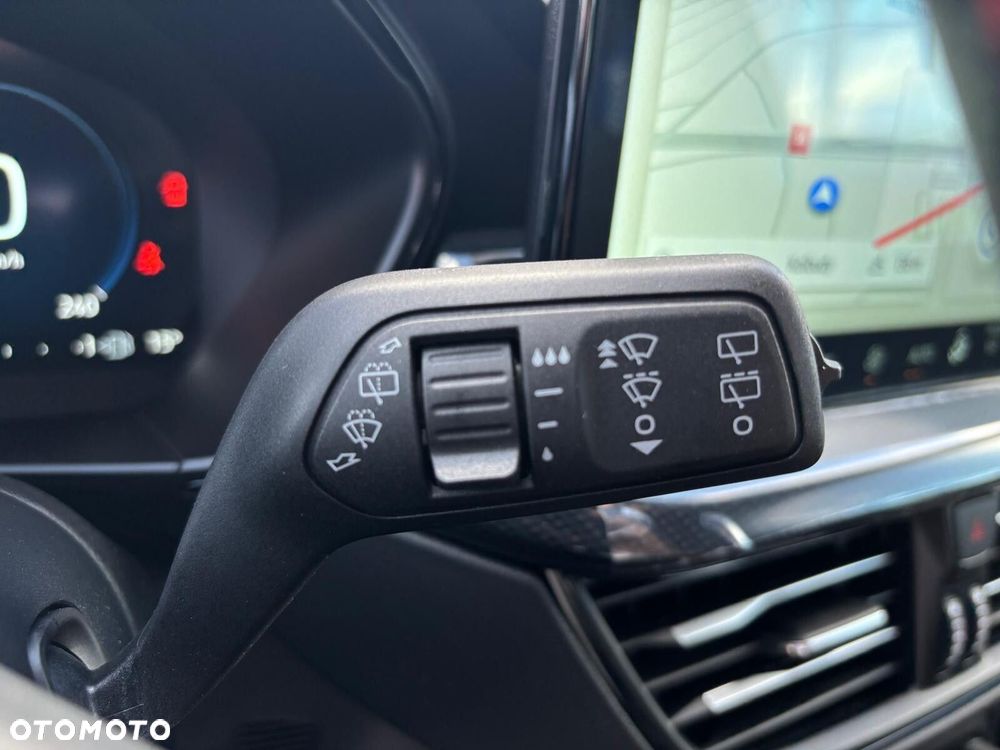 Ford Focus 1.0 EcoBoost mHEV ST-Line X - 25
