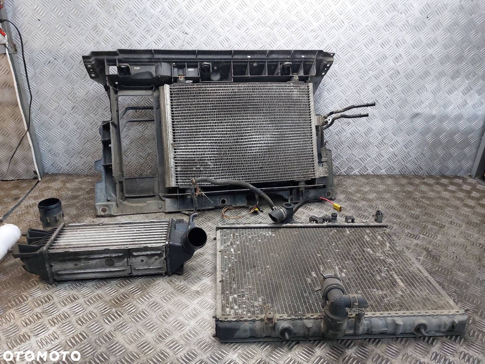 PAS PRZEDNI WZMOCNIENIE CZOŁOWE + CHŁODNICE PEUGEOT 607 I 2.2 HDI - 1