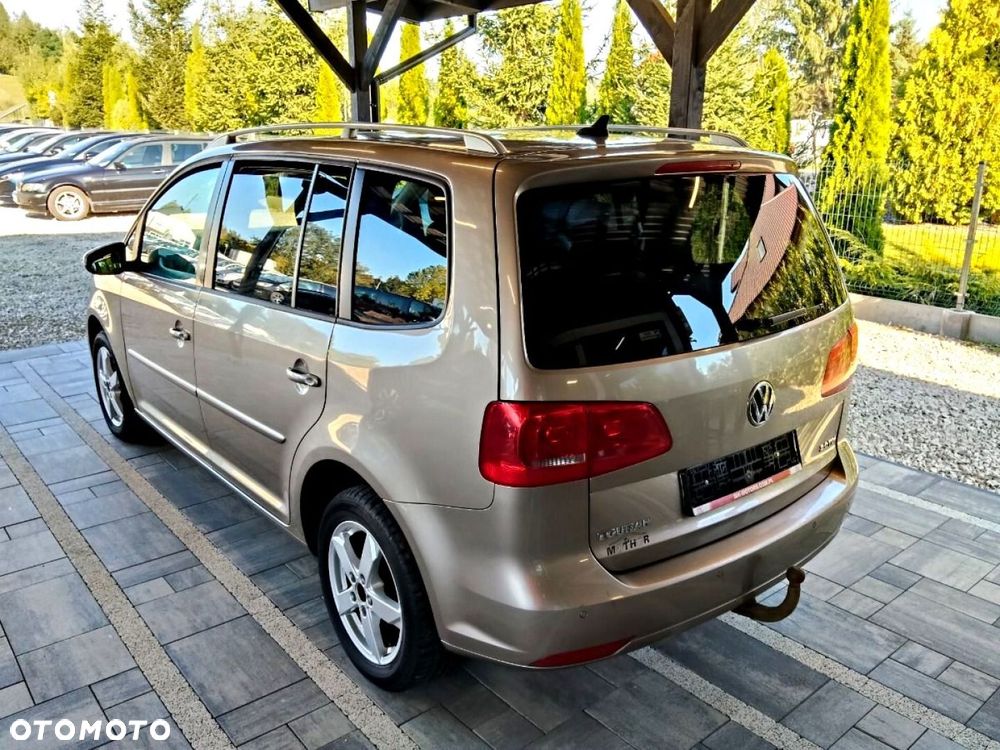 Volkswagen Touran - 4