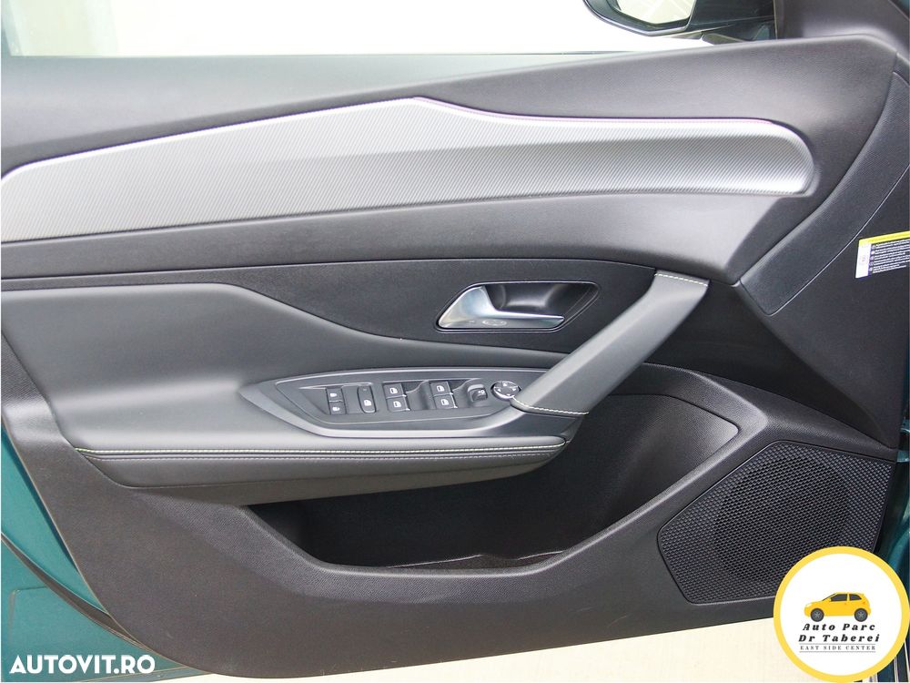 Peugeot 308 PureTech 130 GPF EAT8 Stop & Start GT - 32