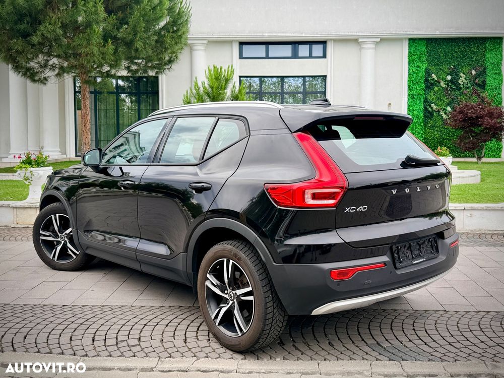 Volvo XC 40 T5 AWD Geartronic Momentum Pro - 4