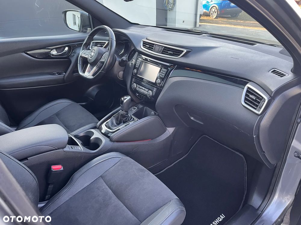 Nissan Qashqai 1.6 dCi Xtronic TEKNA+ - 20