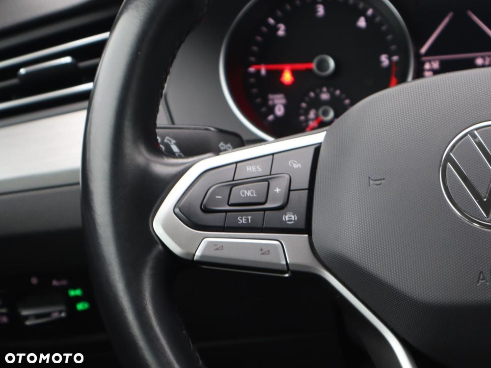 Volkswagen Passat - 15