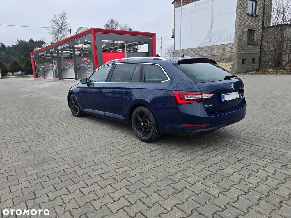 Skoda Superb 2.0 TDI L&K DSG - 13
