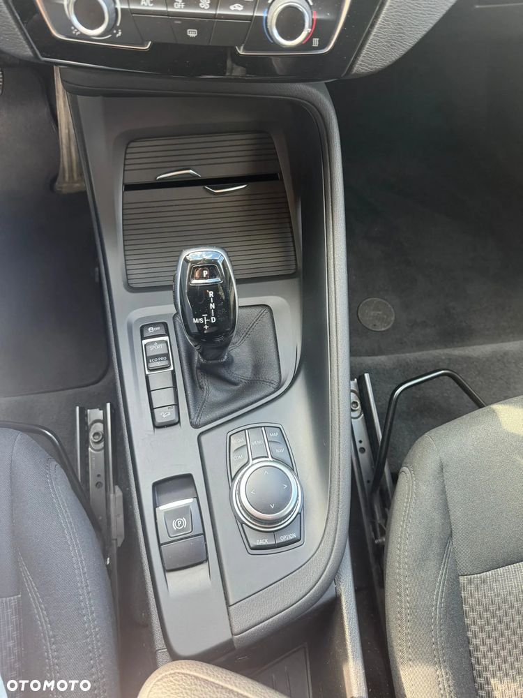 BMW X1 xDrive18d - 11