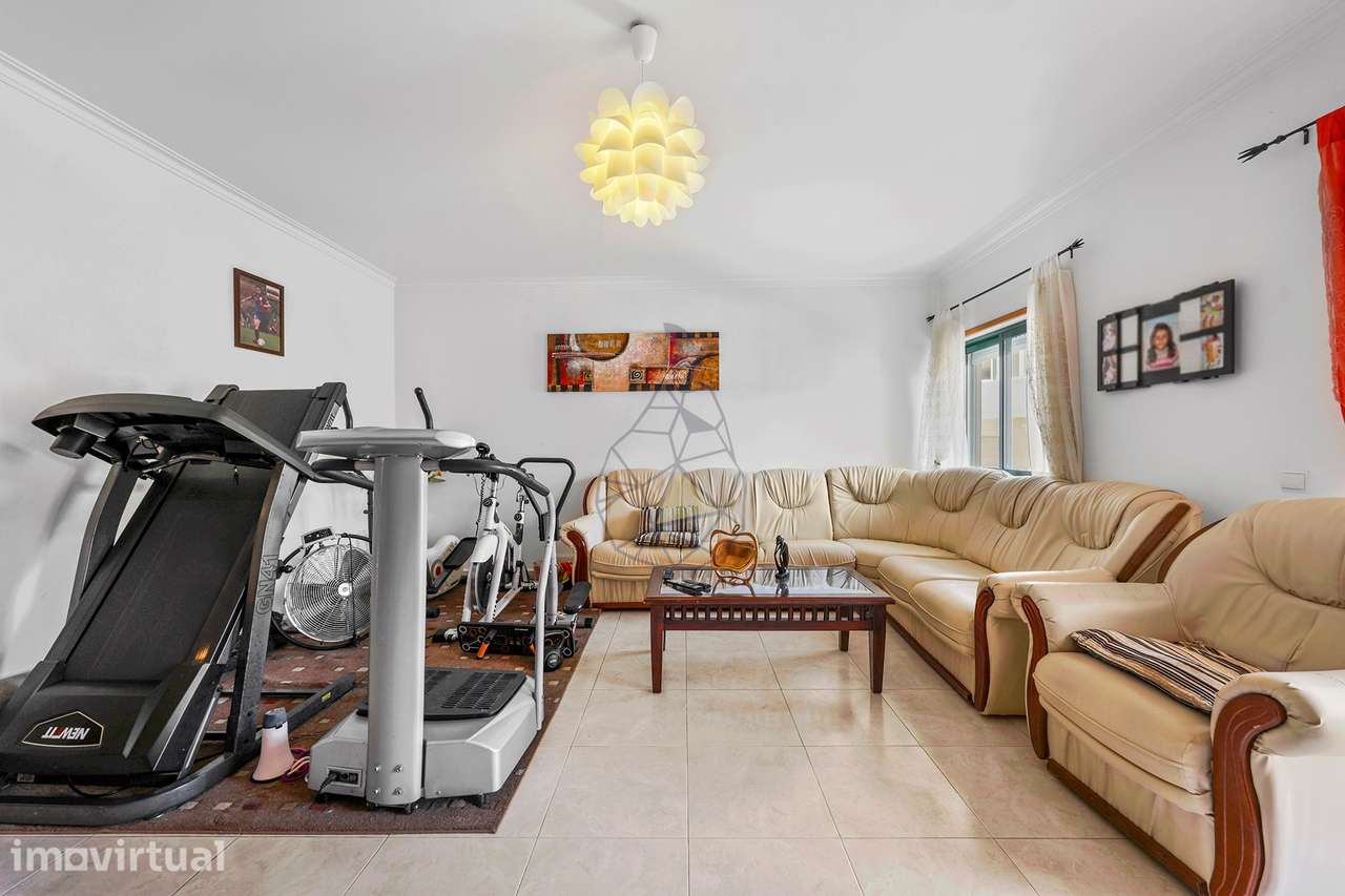 Apartamento T2 localizado a cerca de 600 metros da Praia em Quarteira - Grande imagem: 4/41