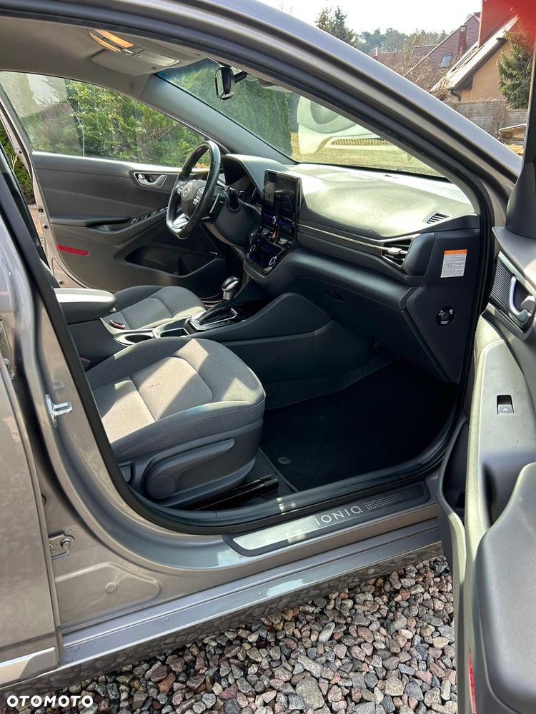 Hyundai IONIQ 1.6 GDI Premium - 8