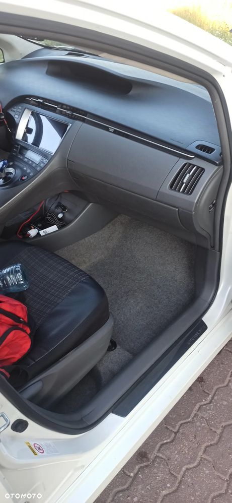 Toyota Prius 1.8 HSD Luna - 9