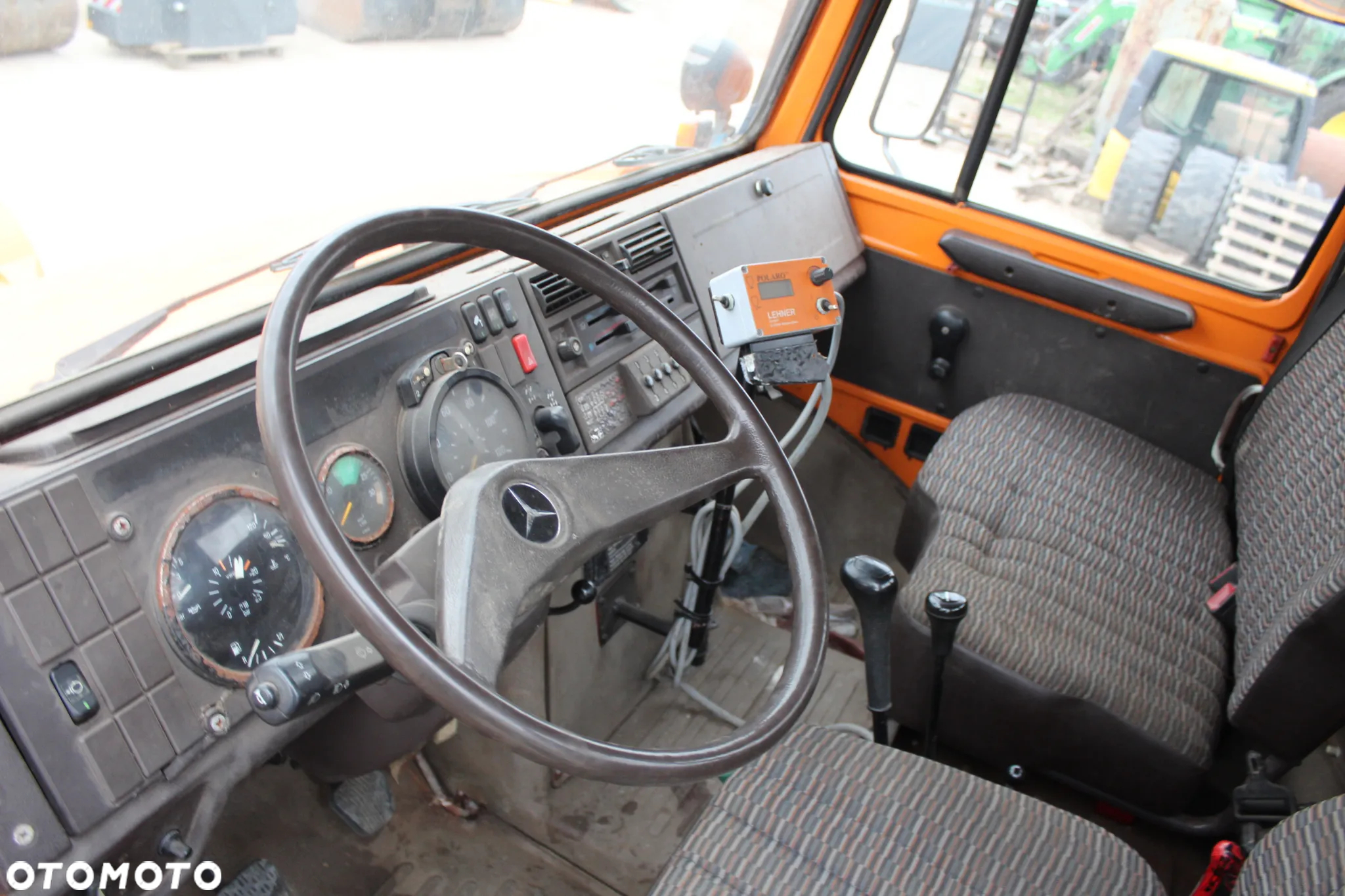 Mercedes-Benz UNIMOG U 2450 z Niemiec - 12