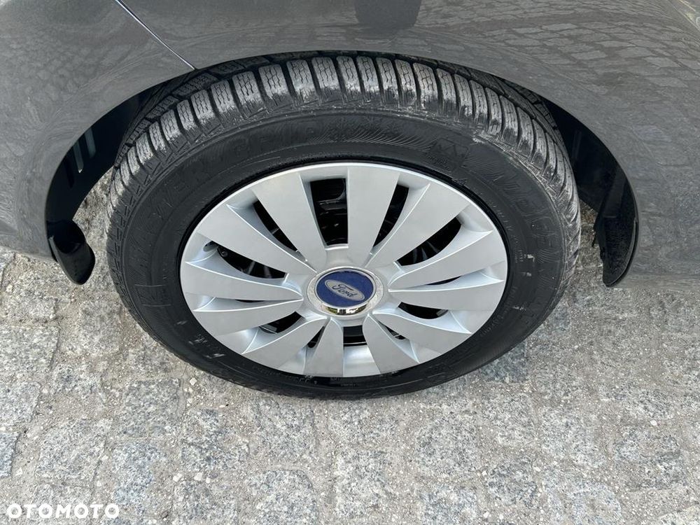 Ford Fiesta - 25