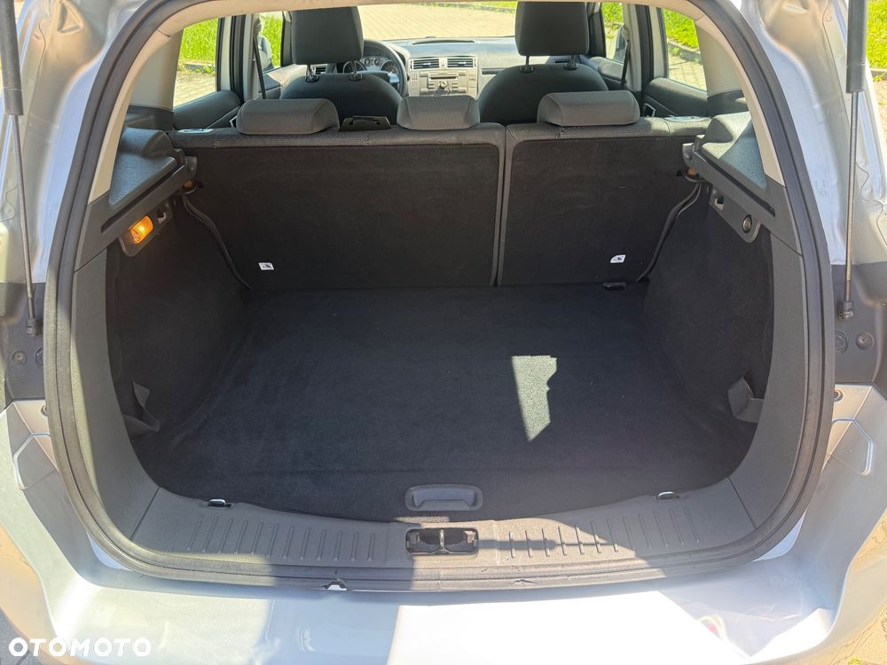 Ford Kuga 2.0 TDCi 2x4 Trend - 18