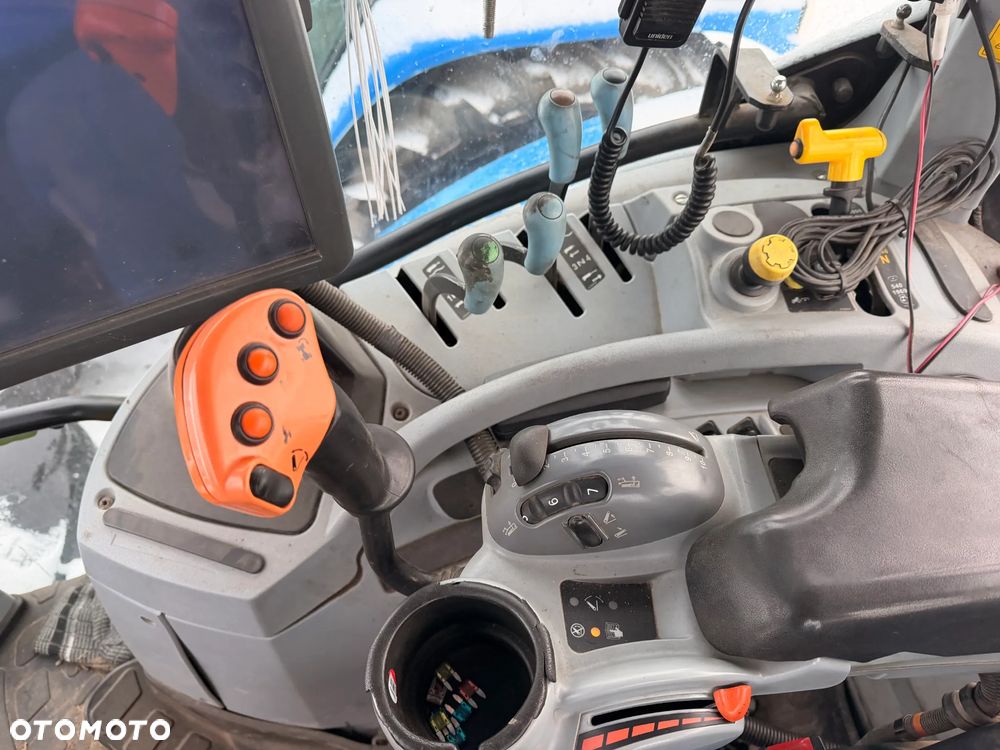 New Holland T7.200 - 6