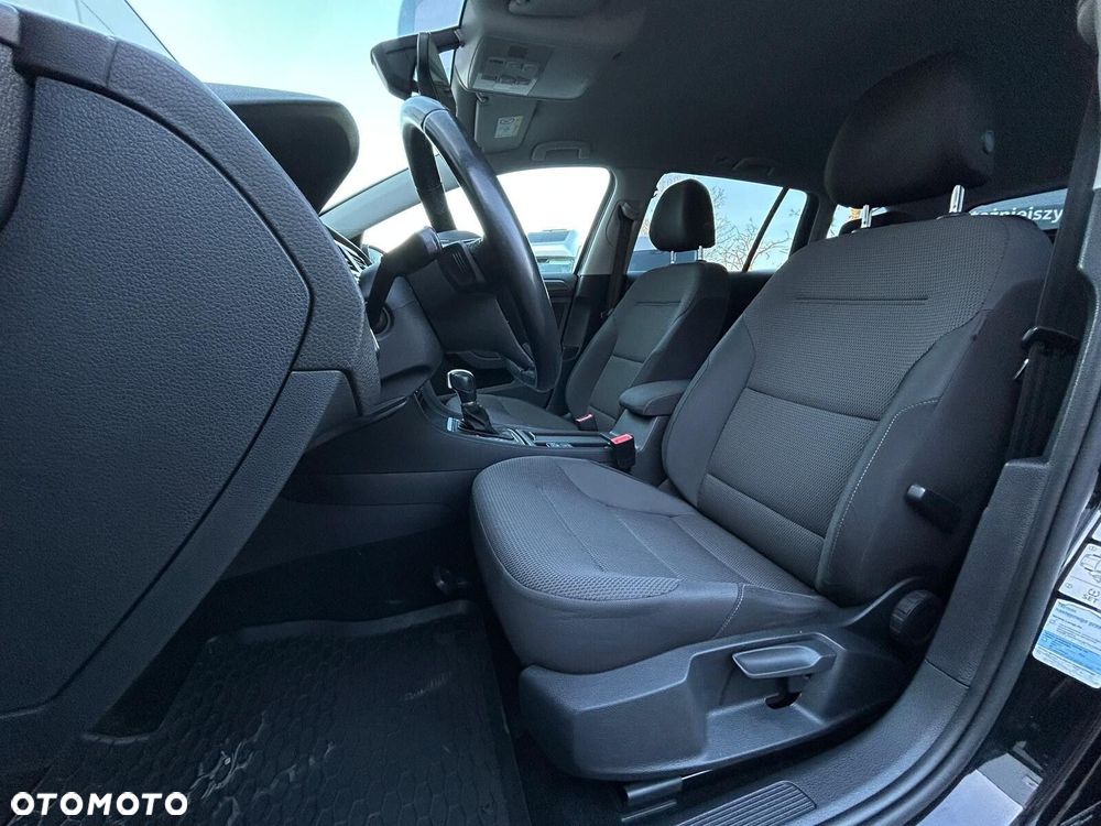 Volkswagen Golf 1.4 TSI BMT Comfortline DSG - 8