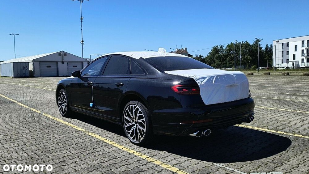Audi S8 - 10