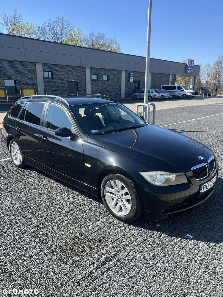 BMW Seria 3 318i - 1