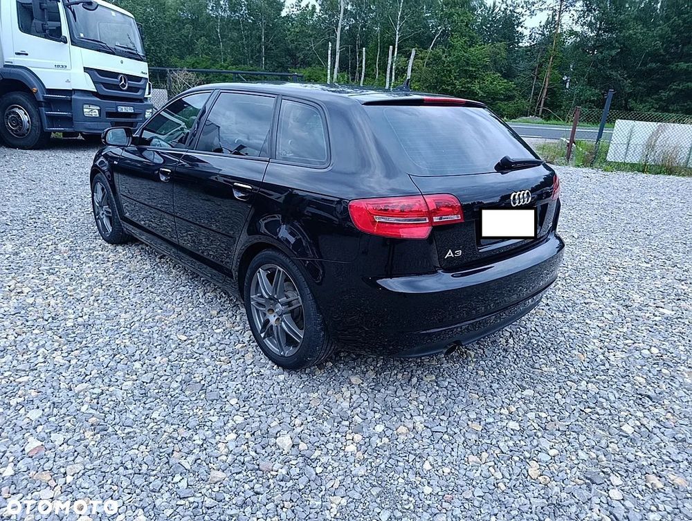 Audi A3 Sportback 1.6 TDI DPF Attraction S tronic - 4