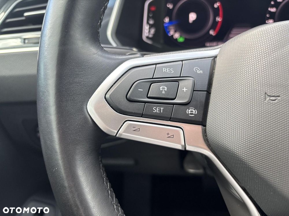 Volkswagen Tiguan - 11