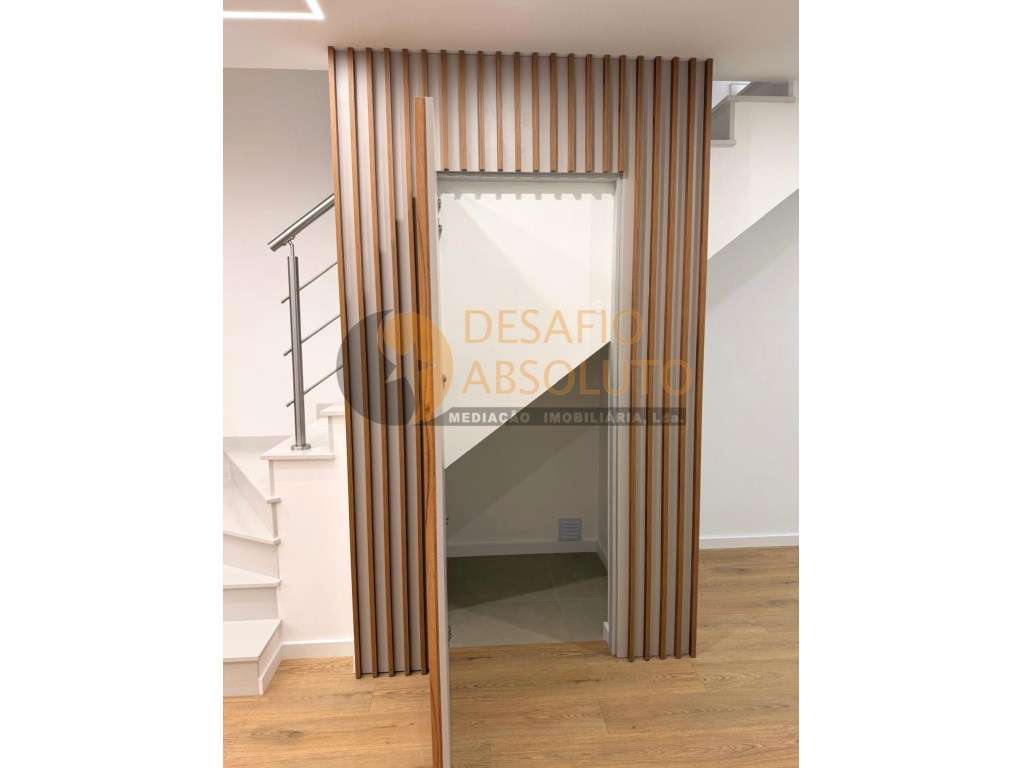 Moradias Geminadas Triplex T3 c/ Garagem - Quinta do Conde - Grande imagem: 5/40