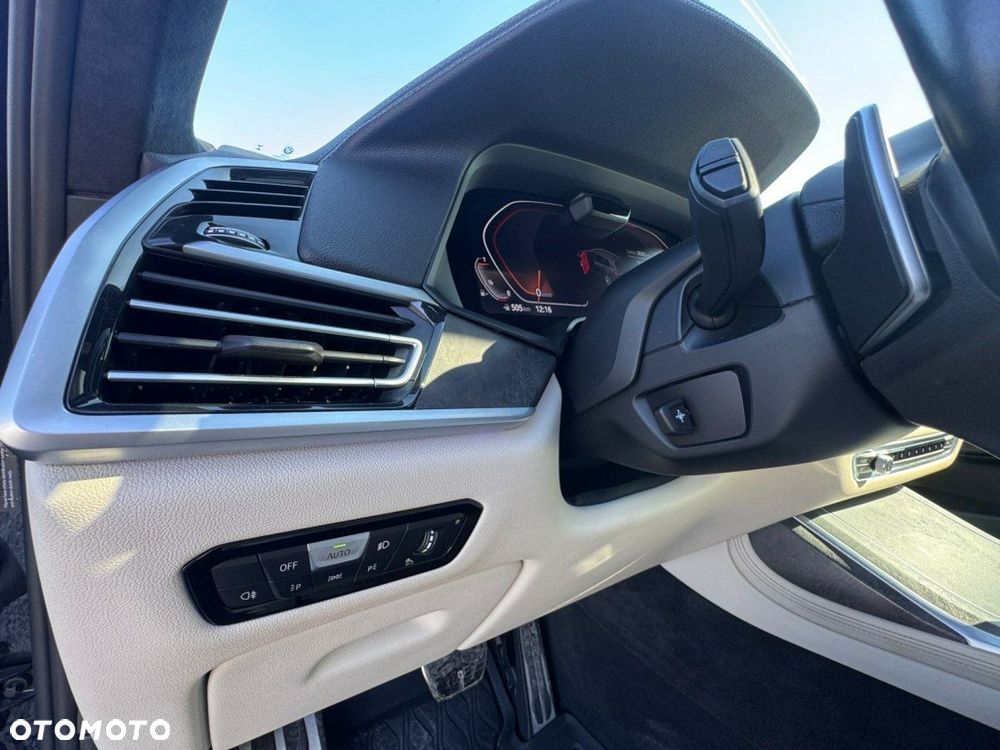 BMW X7 - 15