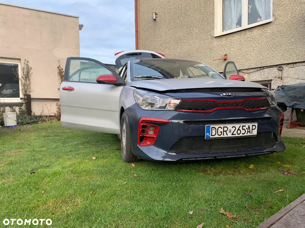 Kia Rio 1.2 L - 1