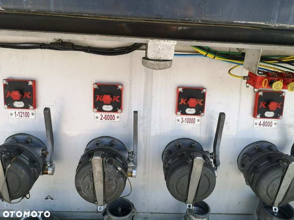 Kassbohrer Cysterna Paliwowa LGBF 4 Komorowa Mało Używana Super Stan! - 16