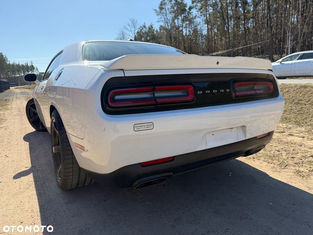 Dodge Challenger - 13