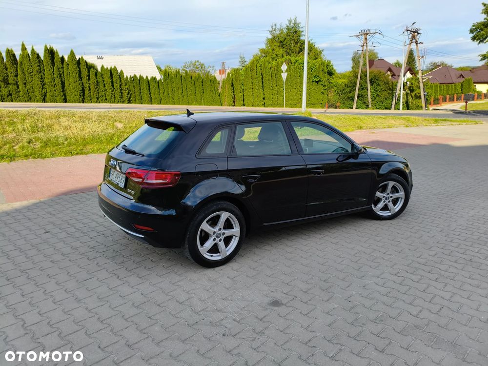 Audi A3 Sportback 1.6 TDI S tronic Attraction - 16