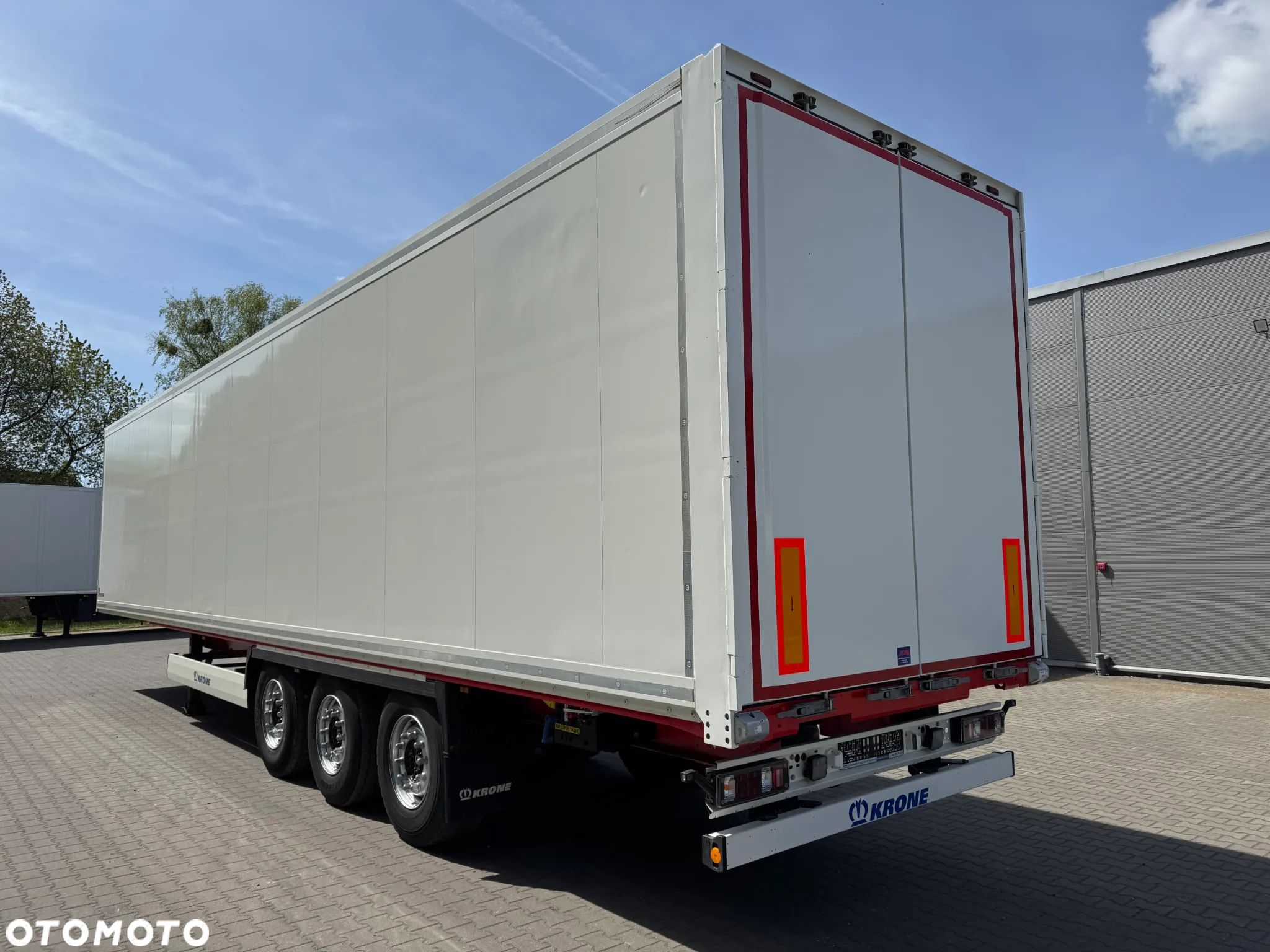 Krone Izoterma, Oś podnoszona, AMAZON - 1