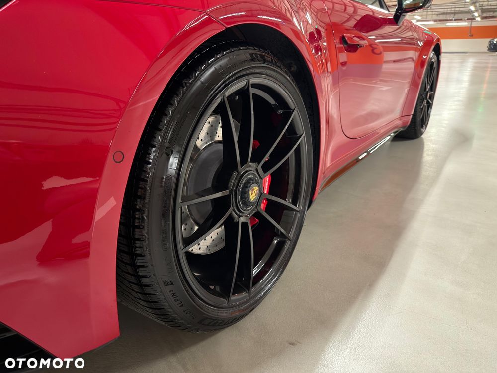 Porsche 911 Targa 4 GTS - 23