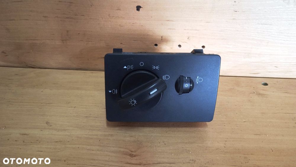 Przełącznik świateł Focus MK2 4m5t13a024ea - 1