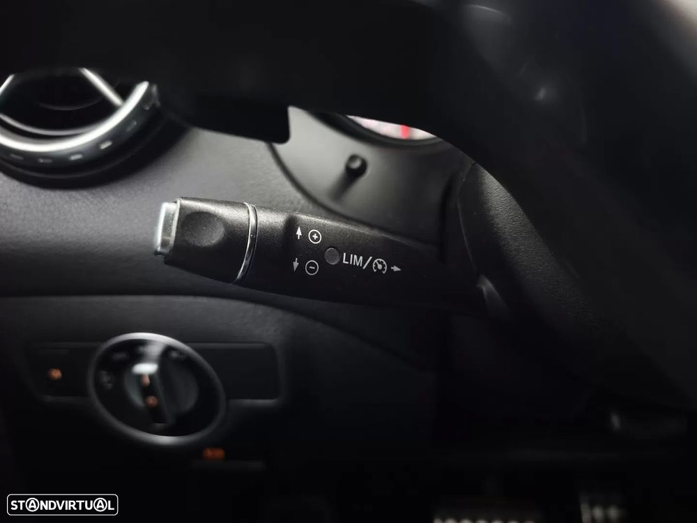 Mercedes-Benz GLA 200 d 7G-DCT AMG Line - 28