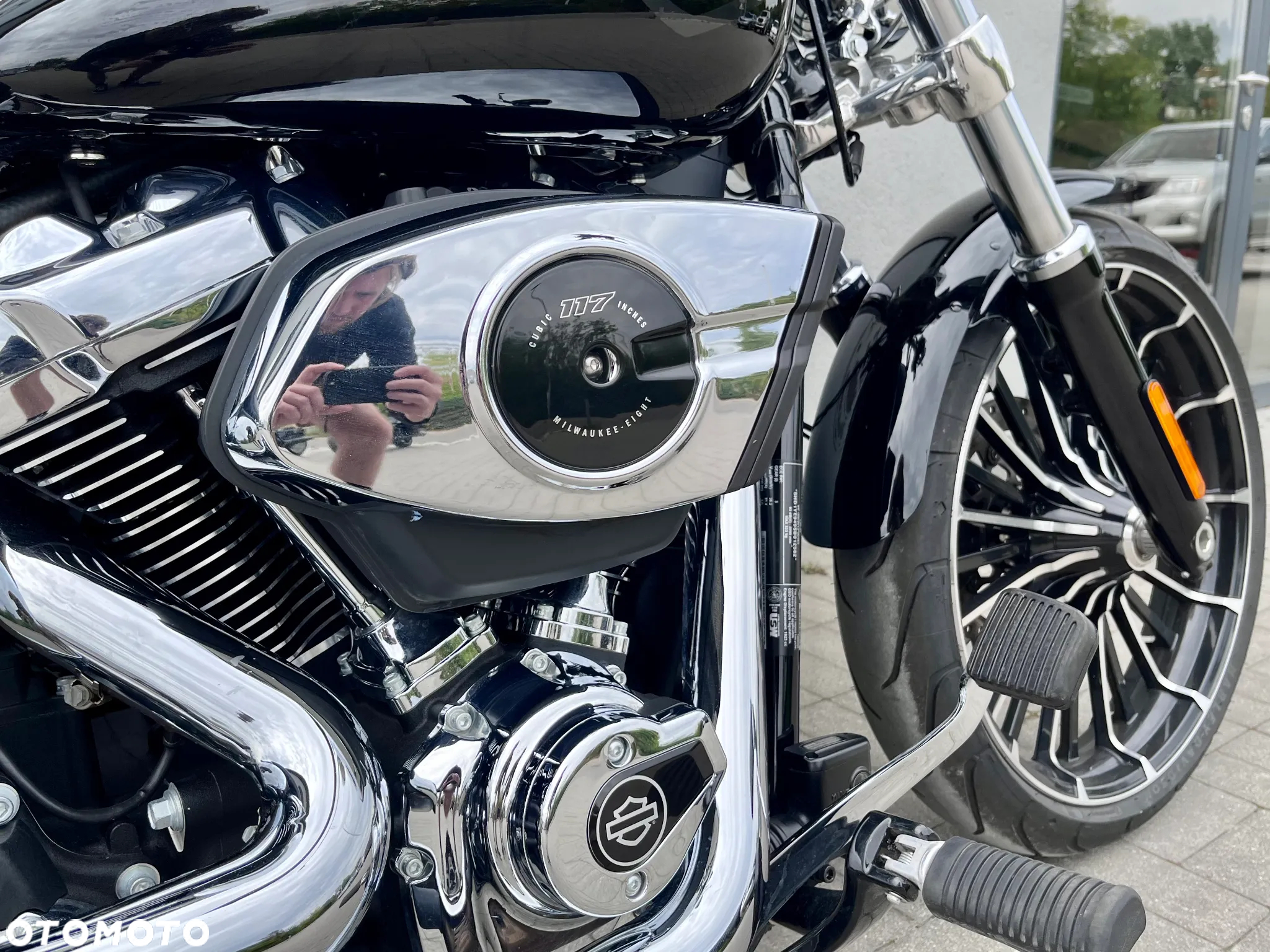 Harley-Davidson Softail Breakout - 9