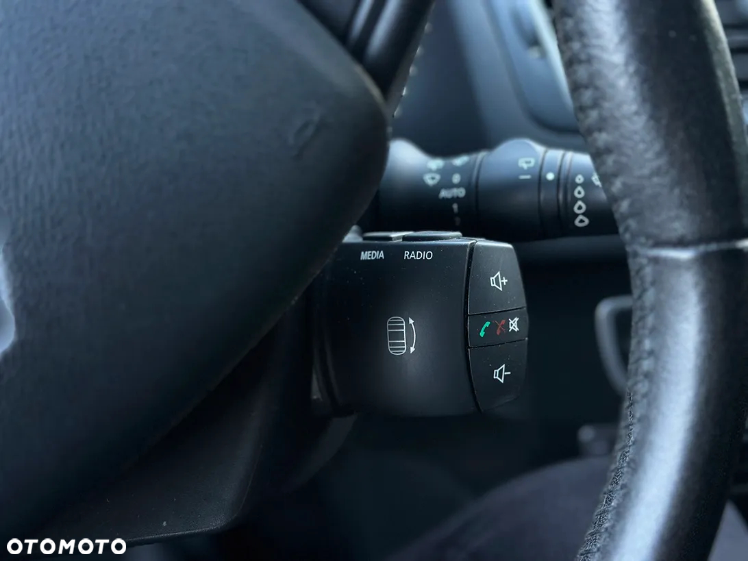 Renault Megane Grandtour ENERGY TCe 115 Start & Stop Bose Edition - 26
