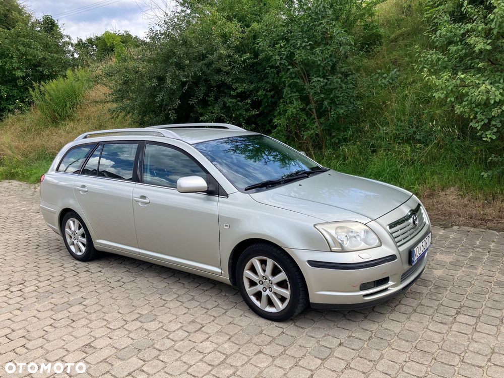 Toyota Avensis 2.0 D-4D Combi - 1