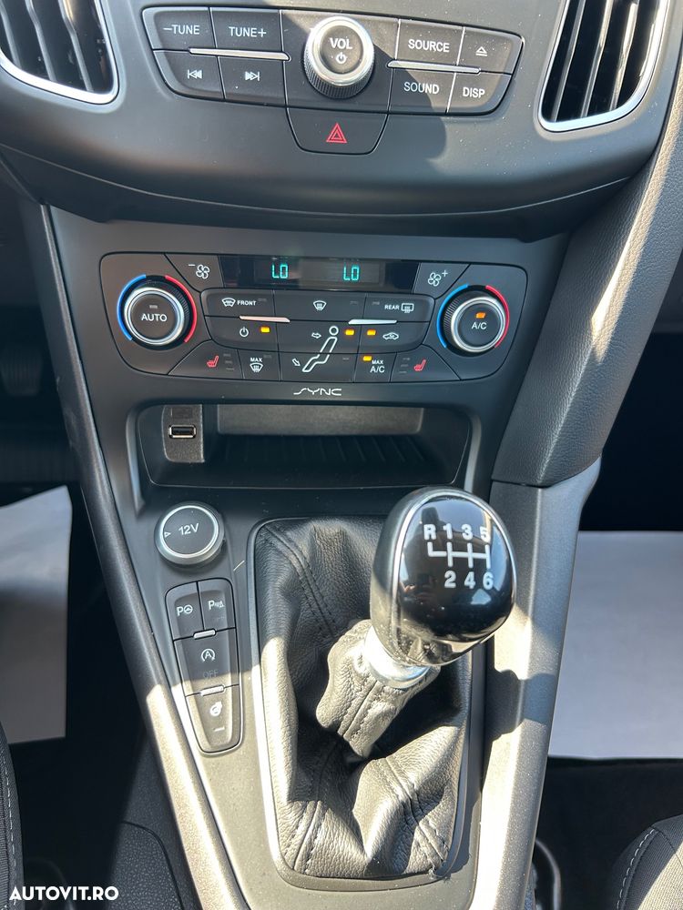 Ford Focus - 11